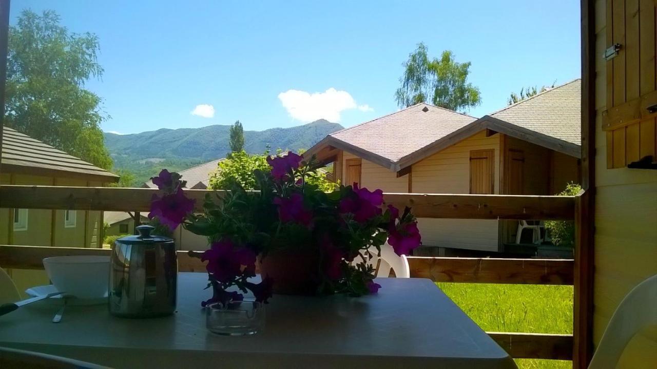 Village de Vacances Les 4 Chemins Soueix Extérieur photo